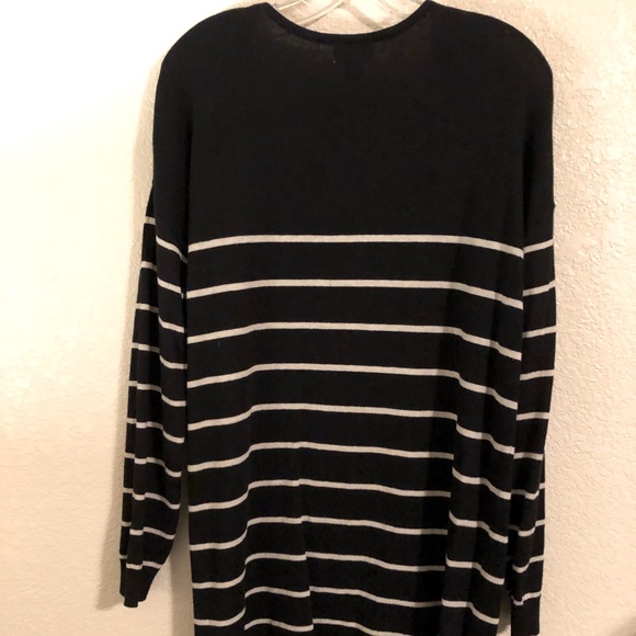 Old Navy Lightweight Sweater - Picture 3 of 5